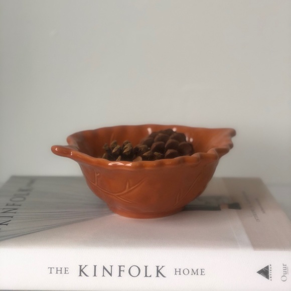 SOLD Leaf Catchall - Picture 3 of 3